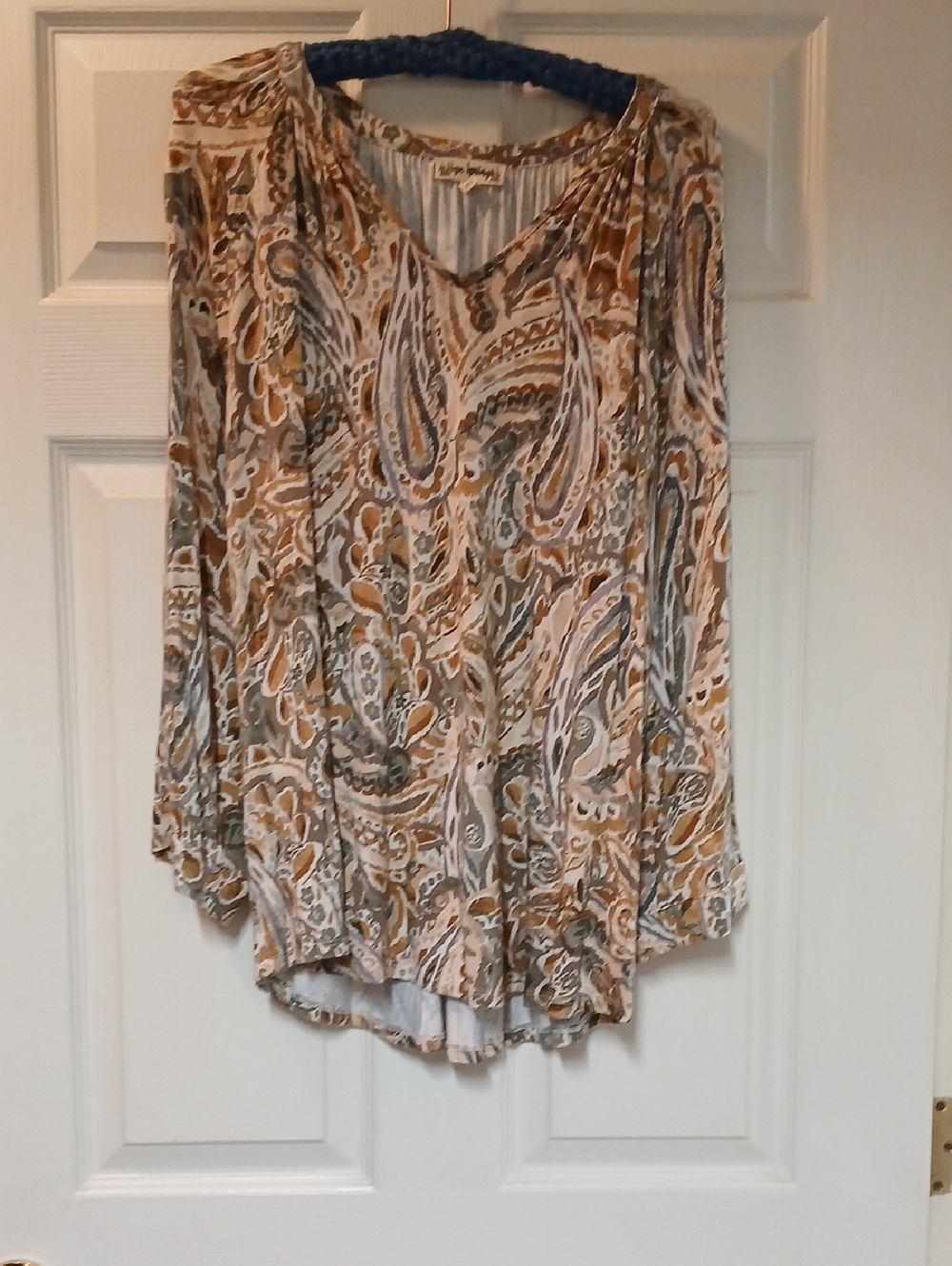 Hope Springs Women’s Paisley V-Neck Long Sleeve Top - Neutral Mix
